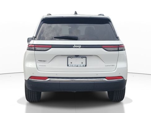 Used 2024 Jeep Grand Cherokee Limited AWD/4WD image 4
