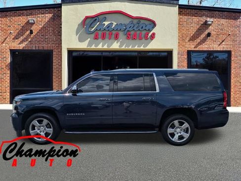 Used 2018 Chevrolet Suburban Premier AWD/4WD image 8