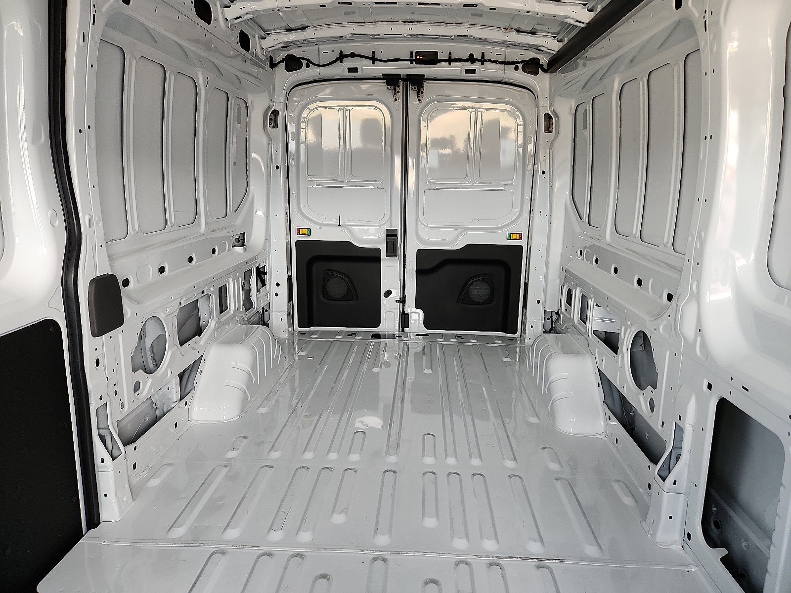 New 2026 Ford Transit 250 148 Medium Roof RWD image 9