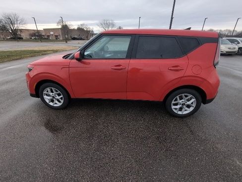 Used 2025 Kia Soul LX w/ LX Technology Package image 6