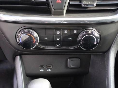 Used 2024 Buick Encore GX Preferred image 15