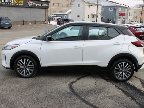 Certified 2024 Nissan Kicks SV image 2