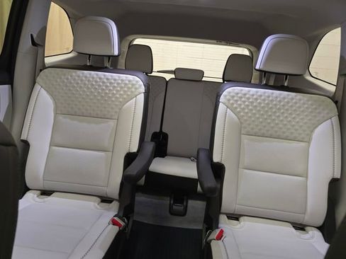 Used 2024 GMC Acadia Denali w/ LPO, Floor Liner Package FWD image 28