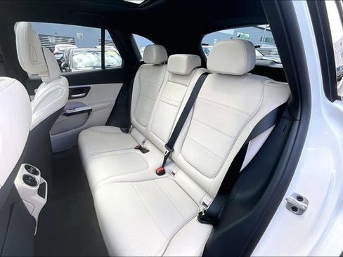 Used 2026 Mercedes-Benz GLC 300 4MATIC image 17