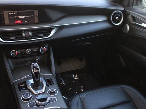 Used 2022 Alfa Romeo Stelvio Ti image 29