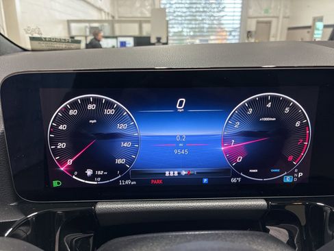 Used 2025 Mercedes-Benz GLA 250 4MATIC image 23