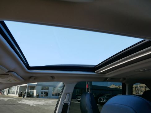 Used 2023 Subaru Forester Limited image 33