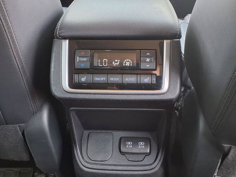 Used 2021 Subaru Ascent Limited w/ Technology Package AWD/4WD image 12