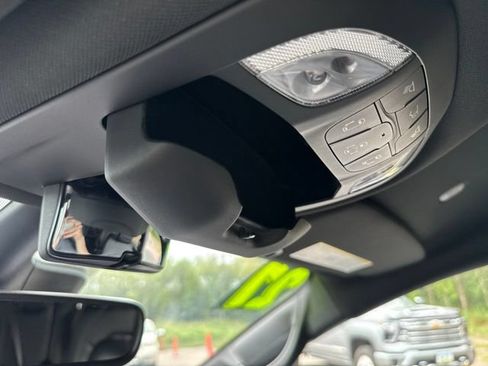 Used 2027 Chrysler Pacifica Select AWD/4WD image 46