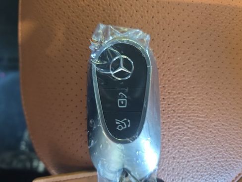 Certified 2025 Mercedes-Benz C 300 Sedan image 39