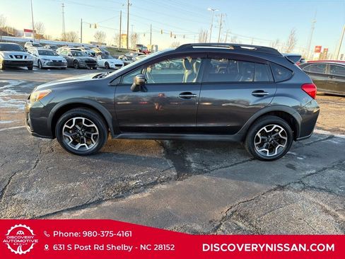 Used 2017 Subaru Crosstrek 2.0i Limited image 4