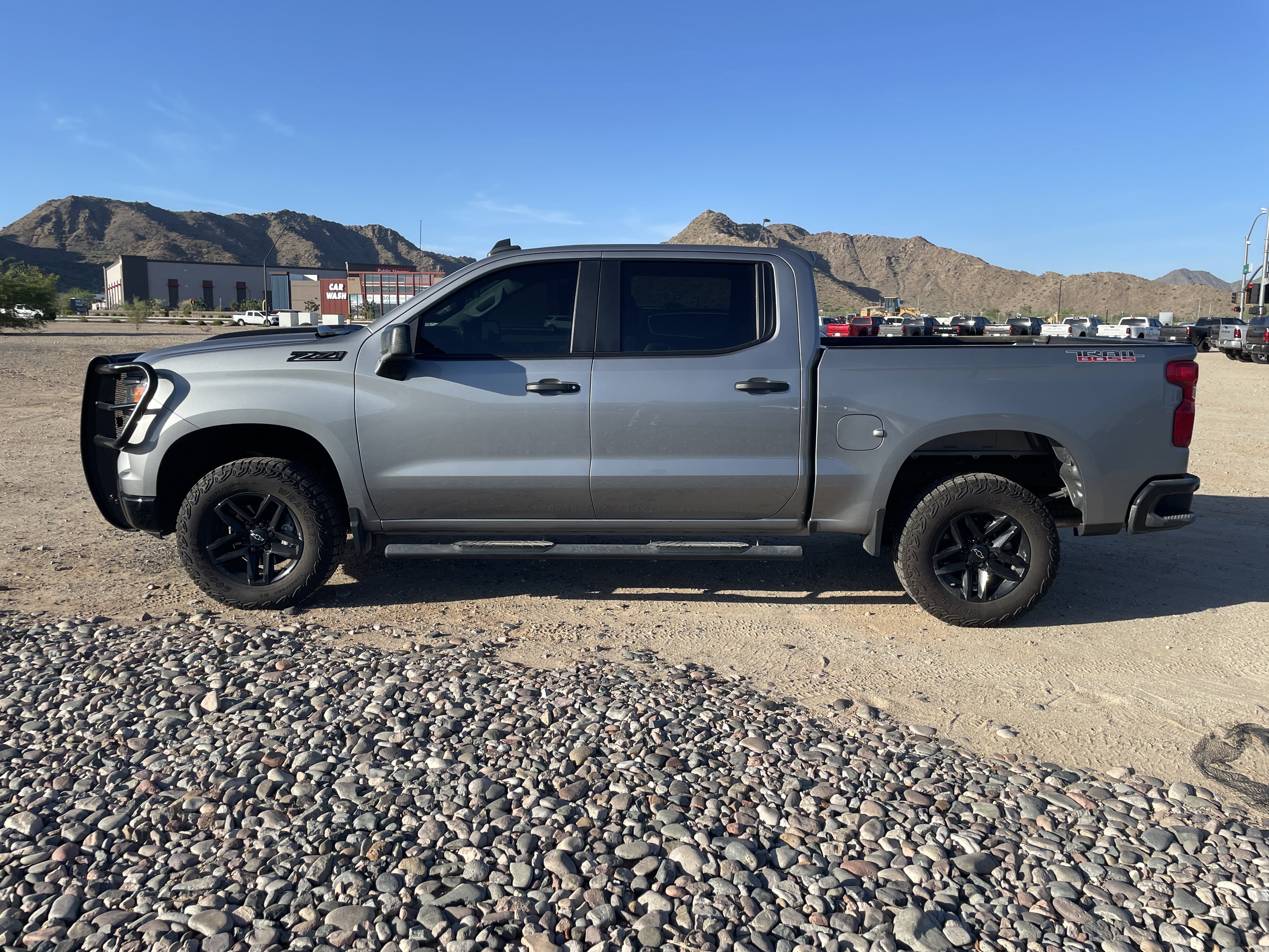 Used 2026 Chevrolet Silverado 1500 Custom Trail Boss w/ LPO, Dark Essentials Package AWD/4WD image 2