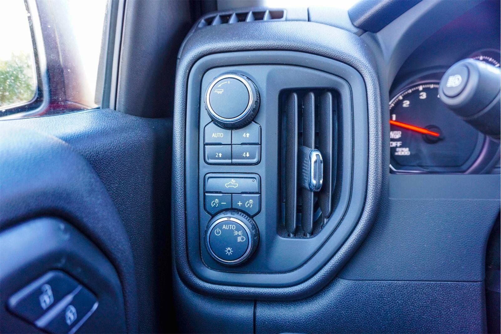 Used 2025 Chevrolet Silverado 1500 Custom Trail Boss AWD/4WD image 29