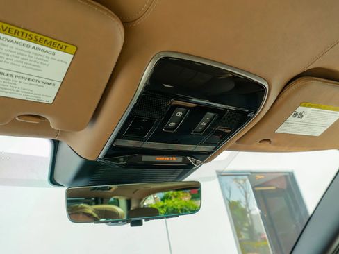 Used 2023 Land Rover Range Rover Autobiography image 74