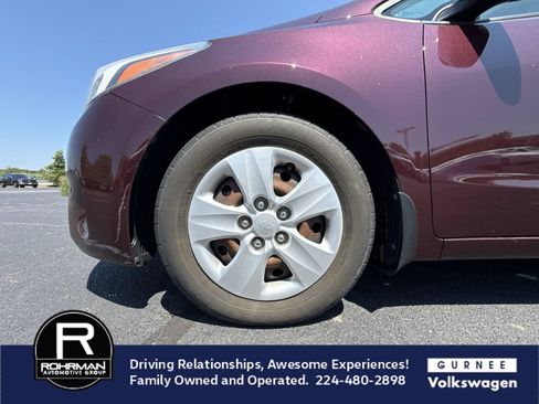 Used 2017 Kia Forte LX FWD image 11