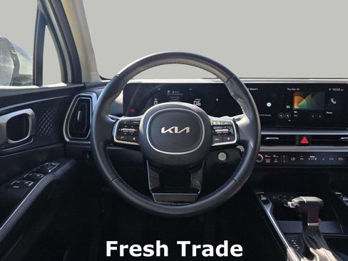 Used 2024 Kia Sorento S image 13