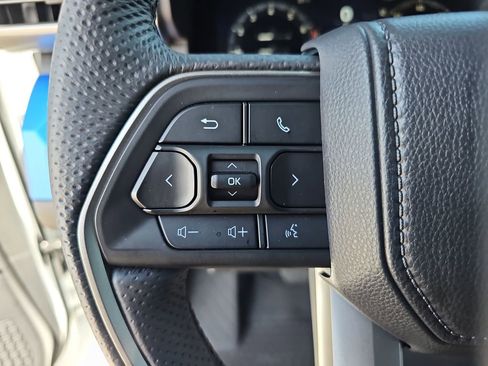 Certified 2025 Toyota Tacoma TRD Off-Road AWD/4WD image 11