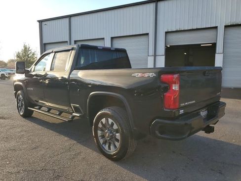 Used 2022 Chevrolet Silverado 2500 Custom w/ Custom Convenience Package image 3