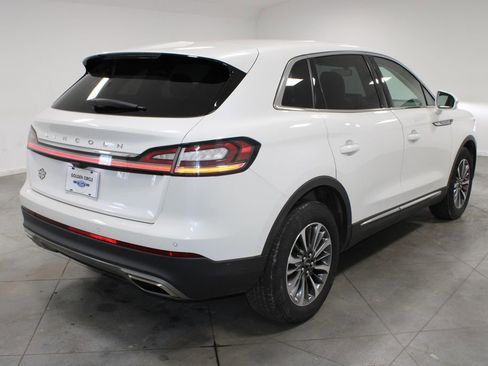 Used 2022 Lincoln Nautilus AWD w/ Premium Package image 9