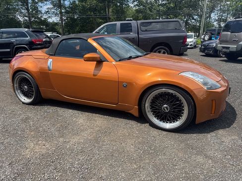 Used 2005 Nissan 350Z Touring image 7