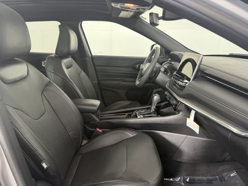 Used 2023 Jeep Compass High Altitude AWD/4WD image 10