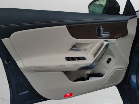 Used 2023 Mercedes-Benz CLA 250 image 21