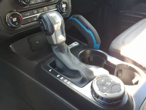 Used 2024 Ford Bronco Black Diamond image 12