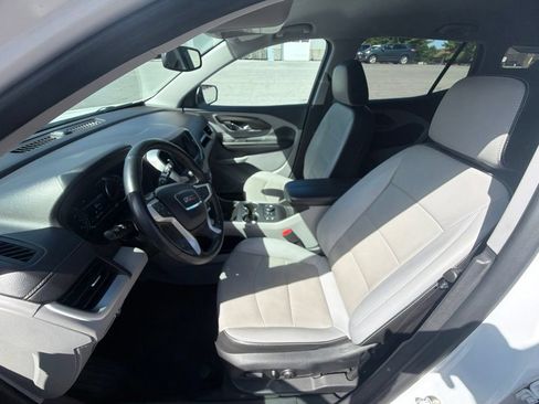 Used 2024 GMC Terrain SLT AWD/4WD image 23
