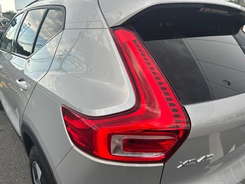 Certified 2025 Volvo XC40 B5 Plus AWD/4WD image 10