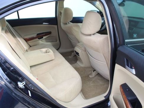 Used 2011 Honda Accord EX image 32