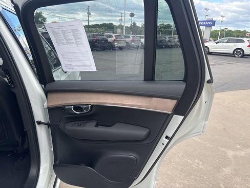 Used 2025 Volvo XC90 B5 Plus AWD/4WD image 33