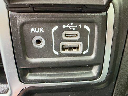 Used 2019 Jeep Wrangler Unlimited Sport AWD/4WD image 12