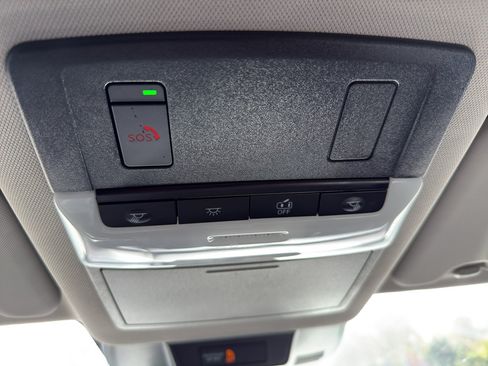 Certified 2023 Nissan Rogue SV image 23