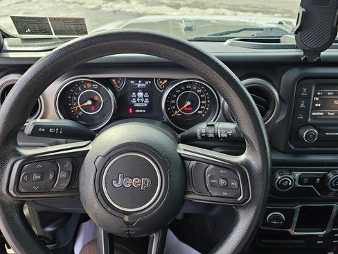 Used 2021 Jeep Wrangler Unlimited Sport image 19