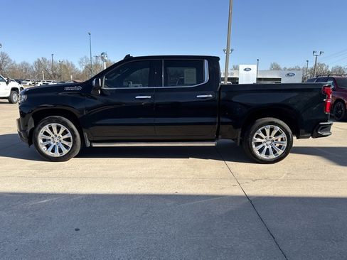 Used 2022 Chevrolet Silverado 1500 High Country w/ Technology Package image 11