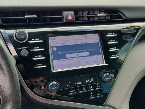 Used 2019 Toyota Camry LE FWD image 29