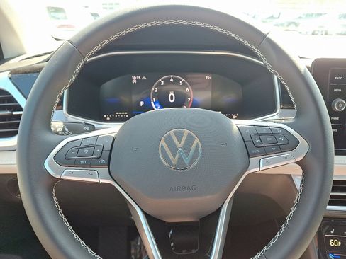 New 2025 Volkswagen Taos SE image 15