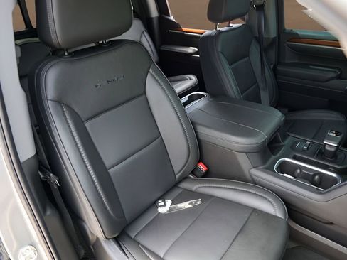 Used 2025 GMC Sierra 1500 Denali w/ Denali Reserve Package AWD/4WD image 30