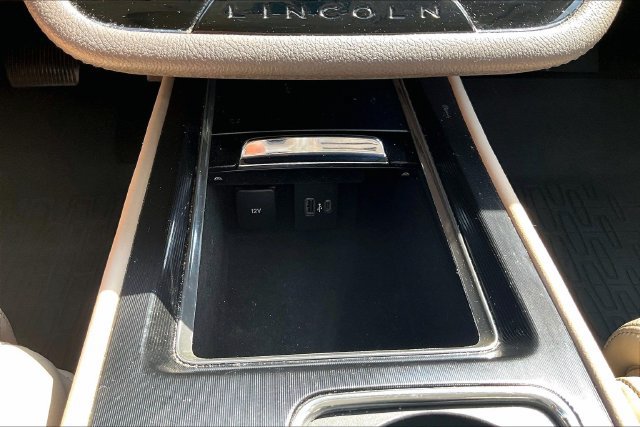 Used 2022 Lincoln Corsair Reserve w/ Equipment Group 201A AWD/4WD image 16