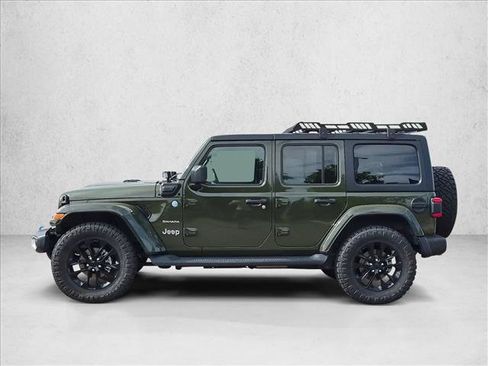 Used 2022 Jeep Wrangler Unlimited Sahara w/ Cold Weather Group AWD/4WD image 8