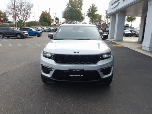 New 2025 Jeep Grand Cherokee Limited image 3