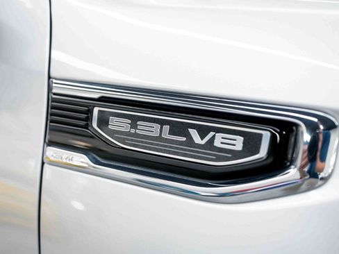Used 2022 GMC Sierra 1500 SLT w/ SLT Premium Plus Package AWD/4WD image 24