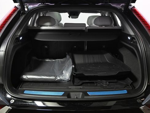 New 2026 Cadillac Optiq Luxury 2 image 19