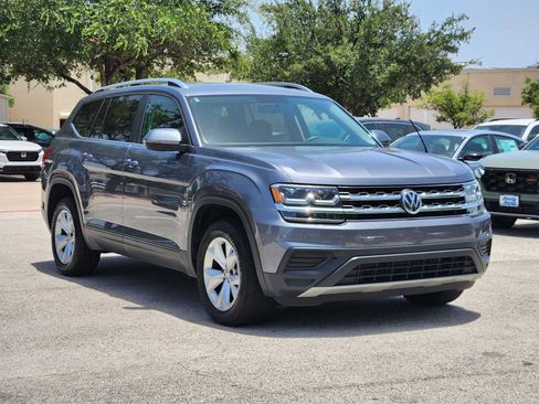Used 2018 Volkswagen Atlas Launch Edition FWD image 3