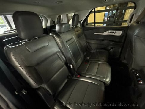 Used 2025 Ford Explorer Active w/ Active Comfort Package AWD/4WD image 22