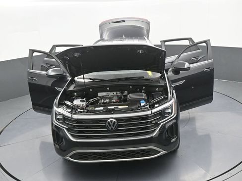 Used 2024 Volkswagen Atlas Cross Sport SE image 70