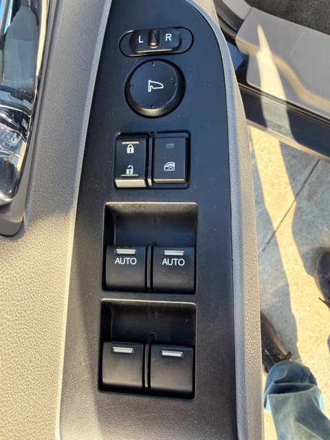Used 2016 Honda Odyssey SE image 17