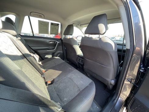 Used 2020 Toyota RAV4 XLE image 24