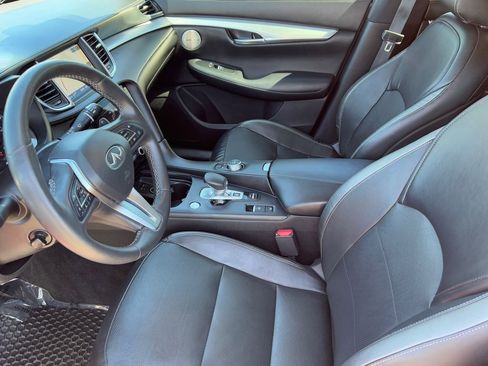 Used 2021 INFINITI QX50 Sensory image 17