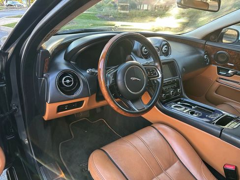 Used 2011 Jaguar XJ L Supercharged image 17